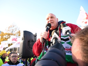 [VIDEO] Szef Krajowego Sekretariatu Górnictwa i Energetyki S: Potraktowali tu nas gorzej jak bydło