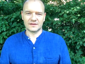 Muszę otworzyć puszkę z Polakami. Obraźliwy rysunek w holenderskiej prasie. Jest komentarz Redbada Klynstry