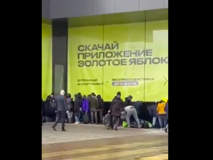 Białoruski opozycjonista: W Mińsku coraz więcej migrantów. Są zakładnikami Łukaszenki [video]