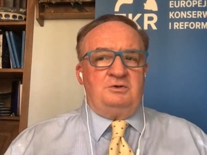 Prymat konstytucji nad prawem UE wynika nie tylko z konstytucji. Analiza Saryusza-Wolskiego 