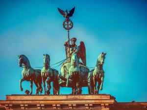 Die Zeit: TSUE sam się umocował, a rządy państw UE na to zezwoliły. Wyższość prawa unijnego nie jest zakorzeniona w traktatach