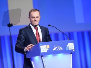 Tusk mówi o „operacji »für Deutschland«”. „W sumie to nawet zabawne”