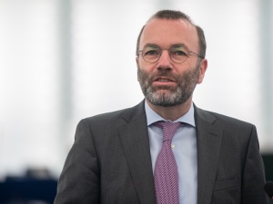 „Litwa, Łotwa i inne”. Szefowi EPL słowo „Polska” nie przeszło przez klawiaturę