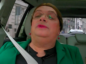 Skiba przekracza kolejną granicę żenady. Na antenie Onetu przebrał się za Krystynę Pawłowicz [WIDEO]
