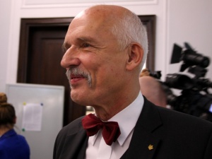 Janusz Korwin-Mikke ukarany za swoje wypowiedzi. Poseł mówił m.in. o Hitlerze