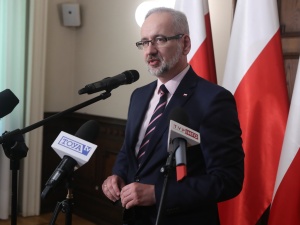Blisko 10 tys. zakażeń koronawirusem. Nowy raport Ministerstwa Zdrowia