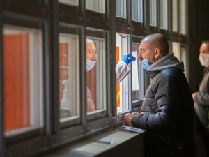Rekord zakażeń czwartej fali! Pandemia przybiera na sile