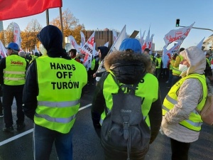[SONDAŻ] Większość Polaków przeciwko płaceniu kar nałożonych przez TSUE ws. kopalni Turów