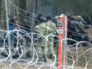 [VIDEO] Białoruskie służby przygotowują migrantów do przekroczenia granicy. SG publikuje nagranie