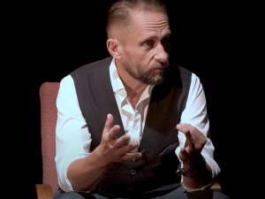 Kaczor, ty bezdzietny szubrawcu (...) jak będziesz kładł swój złupieżony łeb do poduszki... Durczok znowu szaleje