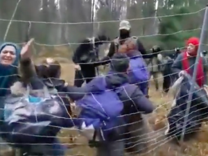 Białoruski dziennikarz publikuje szokujące nagranie z granicy. „Najbardziej niepokojący film, jaki widziałem” [WIDEO]