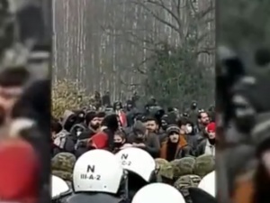 [VIDEO] Migranci chcą się dostać do Niemiec. Skandują na granicy z Polską: „Germany! Germany!”