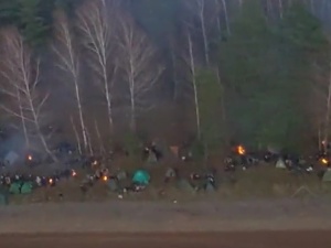 [VIDEO] Jak wygląda obozowisko migrantów przy granicy z Polską? Są nagrania z powietrza