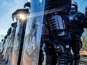 Dwie duże akcje zatrzymywania imigrantów.  Policja informuje o ciężkiej nocy na granicy