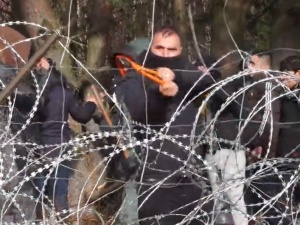 „Kurier Poranny”: „W szturmie na granicę brali udział migranci świetnie mówiący po rosyjsku”