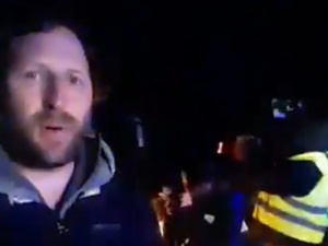 „Mogliśmy zabrać busem 50 osób”. Niemieccy aktywiści chcieli wozić migrantów. Zatrzymani przez polską policję