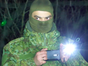 „Grupa kobiet i dzieci została przemieszczona pod ogrodzenie”. Kolejna prowokacja białoruskich służb? [WIDEO]