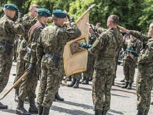 Projekt ustawy o obronie ojczyzny: Szybszy wzrost nakładów, finansowanie także spoza budżetu