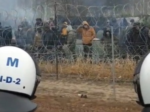 Polska w imponujący sposób opiera się perfidnej grze Mińska i Moskwy. Danke, Polen pisze... Bild