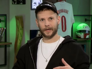 „Dawno nie chodzi o ludzi na granicy. To pretekst”. Znany aktor pojechał celebrytom. Poparli go internauci