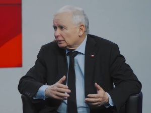 Dostęp mediów do granicy z Białorusią. Mocne słowa J. Kaczyńskiego: „Część polskich mediów stanęła po stronie Łukaszenki”