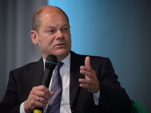 „Krzyczą głośniej, ale dostarczają mniej”. Scholz odpiera zarzuty