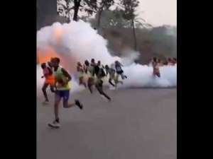 Eksplozja podczas zawodów biegowych w Kamerunie. Są ranni [WIDEO]