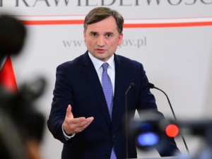„Bili go prętem w pięty, łamali mu żebra, wybili zęby”. Zbigniew Ziobro wspomina swojego dziadka