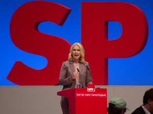Awantura w Bundestagu. Podejrzana o działanie w interesie Rosji premier Meklemburgii nieobecna