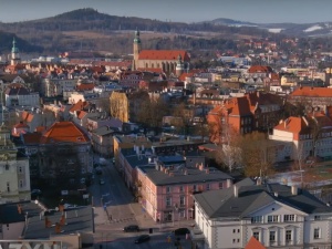 W jaki sposób atrakcyjne lokale komunalne trafiają w ręce urzędników samorządowych i ich najbliższych?