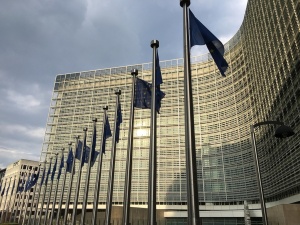 Eurokraci chcą odebrać państwom narodowym prawo weta, szantażując je powstrzymywaniem akcesji Ukrainy