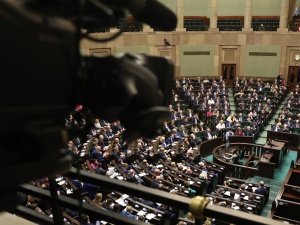 [najnowszy sondaż] Tak Polacy chcą głosować w wyborach. Kłopoty Hołowni