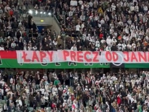 Łapy precz od Jana Pawła II. Dzisiejszy baner kibiców Legii [VIDEO]