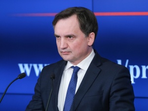 Zbigniew Ziobro miał przy sobie pistolet. Jest komunikat prokuratury