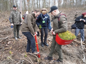 Rusza trzecia edycja akcji „Łączą nas Drzewa”. „Przyroda to nasze dobro narodowe”