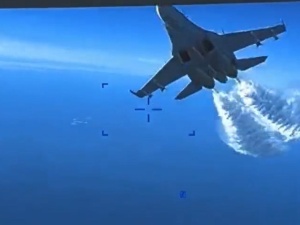 Siły zbrojne USA ujawniły nagranie incydentu nad Morzem Czarnym [WIDEO]