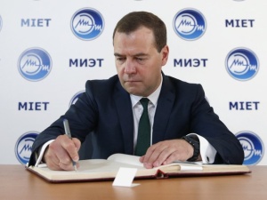 Amerykanie są całkowicie bezczelni. Miedwiediew nie przebiera w słowach 