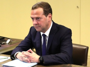 Krytykom zdarzają się wypadki lotnicze. Miedwiediew grozi amerykańskiemu politykowi