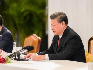 Xi Jinping rozpoczyna wizytę w Rosji. „Może wezwać do natychmiastowego zawieszenia broni na Ukrainie”