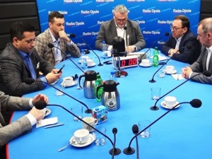 [WIDEO] Gorąco w Radiu Opole. Tak poseł Mniejszości Niemieckiej wił się pod pytaniem wojewody opolskiego
