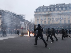 UE toleruje bezprawie we Francji