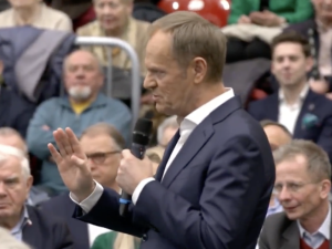 Nerwowo na spotkaniu z Tuskiem. Przewodniczący Platformy stracił cierpliwość [WIDEO]