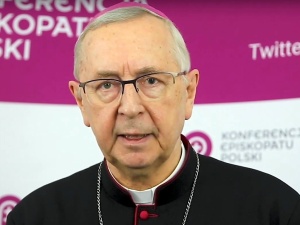 KAI obnaża kłamstwo liberalnych mediów: Nie jest prawdą, że abp Gądecki nie chciał przekazać sądowi akt księdza pedofila