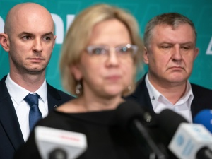 UE wycofa się z zakazu aut spalinowych? Zaskakujące słowa polskiej minister 