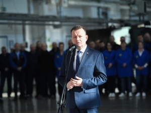 Atak na biuro poselskie szefa MON. Policja zatrzymała podejrzanego mężczyznę