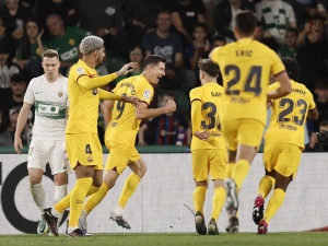 Mamy przełamanie Roberta Lewandowskiego. Koncert goli w meczu FC Barcelona z Elche [VIDEO]