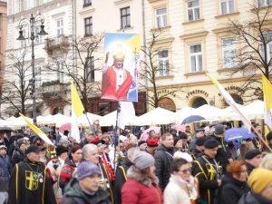 [NASZA FOTORELACJA] Kraków. Marsz Papieski. „Ty nas obudziłeś, my Cię obronimy” #SolidarnizJPII