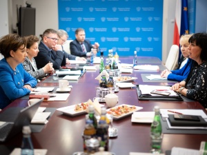 Pracownicy sądów spotkali się z minister Marleną Maląg