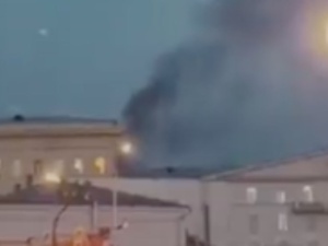 Pożar w budynku rosyjskiego MON. „Widać intensywne płomienie” [WIDEO]