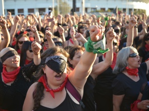 Katolicy z Barcelony udaremnili próbę sprofanowania świątyni przez feministki